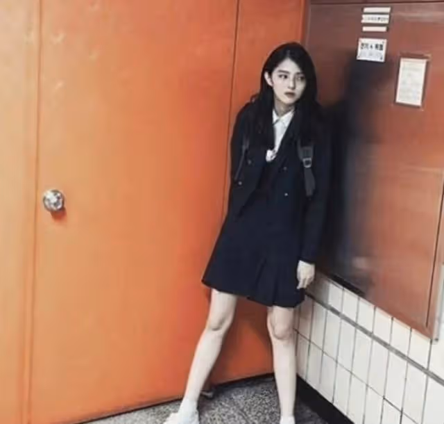 母胎美人無誤!韓韶禧高中自拍照流出,網讚嘆:是天然系美女