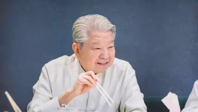 「西門慶」單立文：24歲出道，30歲一拍成名，49歲娶嬌妻