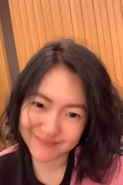 小S近照大變樣，頭頂長白髮滄桑好多，開十級磨皮都遮不住木偶紋，網友大呼：完全認不出！