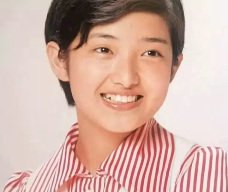 63歲的山口百惠升級做奶奶:美貌褪去盡顯富態,傳奇人生無法復制!