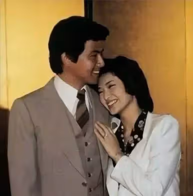 63歲的山口百惠升級做奶奶:美貌褪去盡顯富態,傳奇人生無法復制!