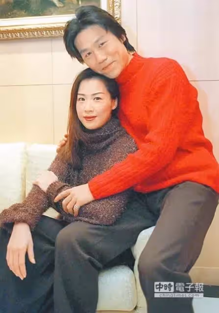 牽手30年婚姻如熬粥!羅時豐羞曝「對太太暱稱」妻子真面目被挖出 謝太座「獨攬雜活撐起家」為夫好不捨
