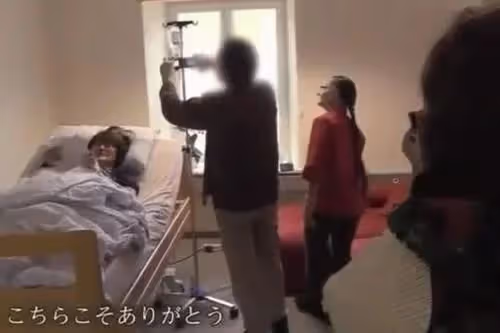 著名主持人安樂死全程:在家人陪伴下喝下毒藥,躺兒子懷中離世 !