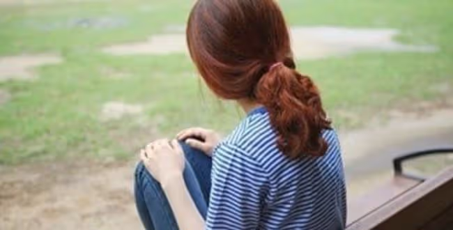 我家保姆,當著我老公的面解開扣子,他們在我眼皮子底下做那事