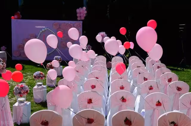 新婚夜，婆婆要求婚房不關門，兒媳：這麼想留門，不如你來一起睡