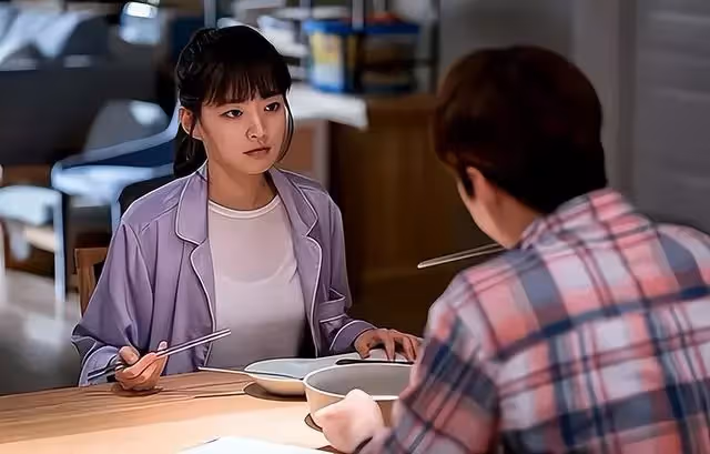 「你懷孕上不了班，我媽讓AA制」「好的，剩下五個月，讓你媽懷」