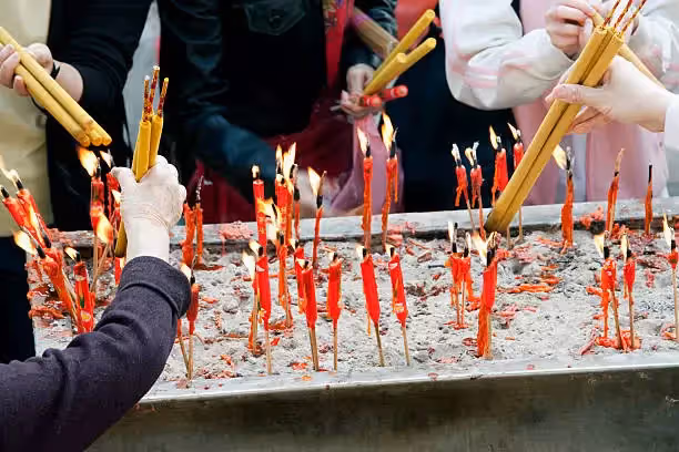 禁忌大公開!清明祭祖兩種人「不適合陪同前往上香」先人叮囑「最好留在家中」拜對了保家運昌隆