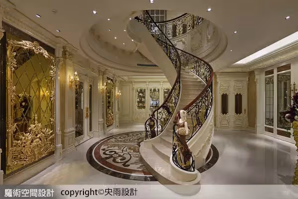 擁20妻妾同住！竹北吊車大王「花4億蓋後宮」如現代版皇帝　哄老婆有一套「兒孫坐滿大廳」