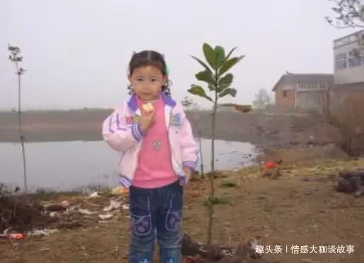 繼父過壽,我回家慶祝,女兒調皮打開抽屜,我才發現繼父多年秘密