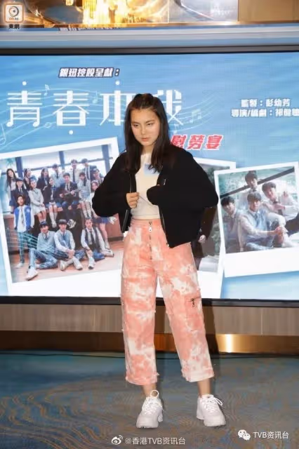 摔倒後繼續第二場活動！炎明熹派定心丸姚焯菲勁擔心