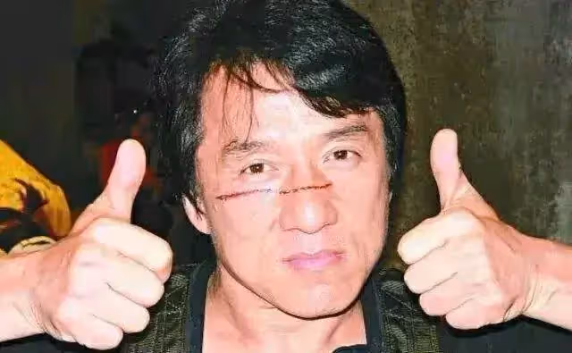 港片大反派狄威罕現身，70歲已是一臉慈祥，「羅三炮」也老了