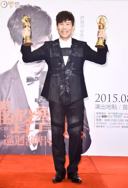 羅時豐一生最痛！剛出道歷經「奶奶、父親3天相繼過世」　他坦言「賺再多錢也沒用」今好好孝順母親