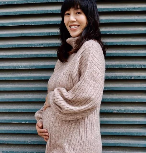 臨盆在即！39歲香港知名女星懷二胎9個月，曬最新孕肚照身材豐滿