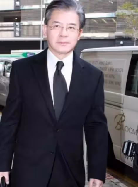 朱玲玲丈夫羅康瑞兒子，拒繼承父親500億巨額財產，只為給母親爭一口氣：我的人生靠自己！