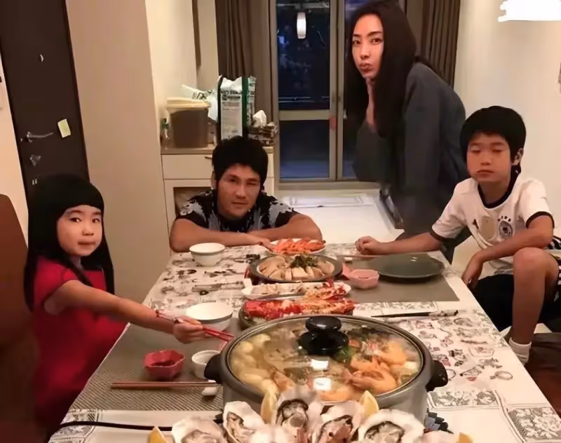 曹格深夜喊話藍心湄：可以不要帶我的老婆認識男人嗎