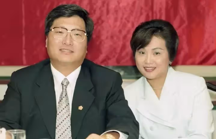 以為能白頭偕老,偶像始祖嫁百億總裁月領不到萬元,癡等夫14年終悟,大難臨頭各自飛