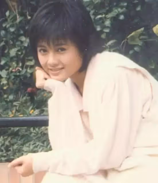 一代影后!被閨蜜曝醜聞「前程盡毀」 56歲和女兒相依為命「母女合照顏值超高」