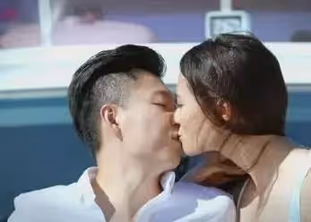 為愛守候!他21歲對14歲的她「一見鍾情」 7年後「終娶回家」如今女兒顏值逆天