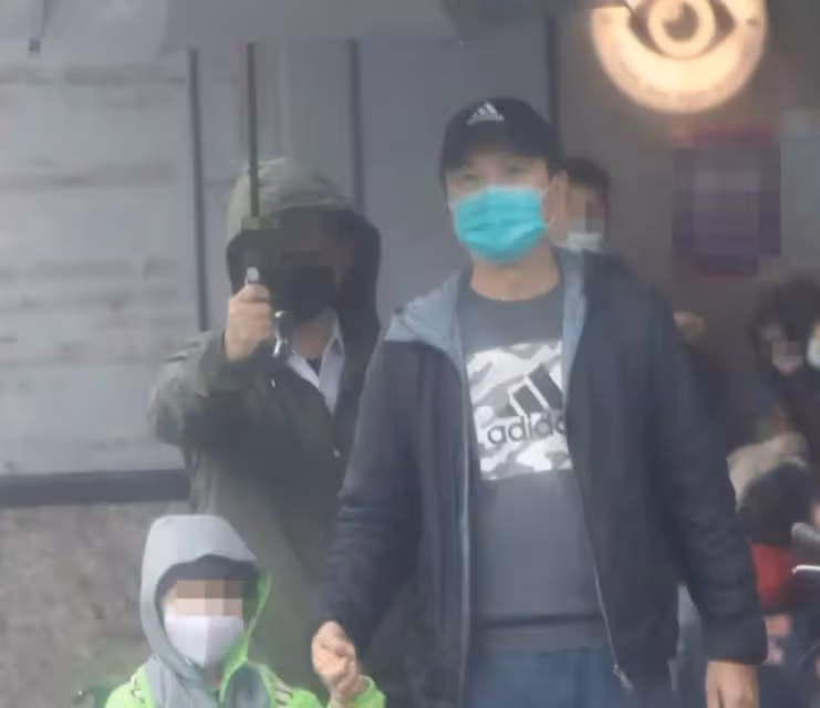 侯佩岑時隔一年復出,公開亮相被指「臉僵充氣感重」,坦言「風波」很受傷,網友:還我侯主播
