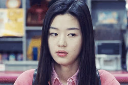 新婚孫藝珍美貌太絕!韓網熱議永遠的「白月光」韓星,金泰希、全智賢美貌成為傳說