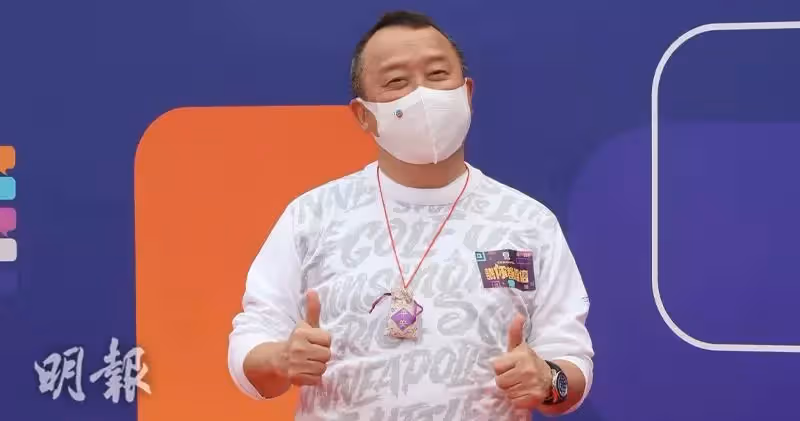 參加好友婚禮！曾志偉喝醉上台「邀賓客一起默哀」全場傻眼　「婚姻結局一語成讖」新娘也是明星