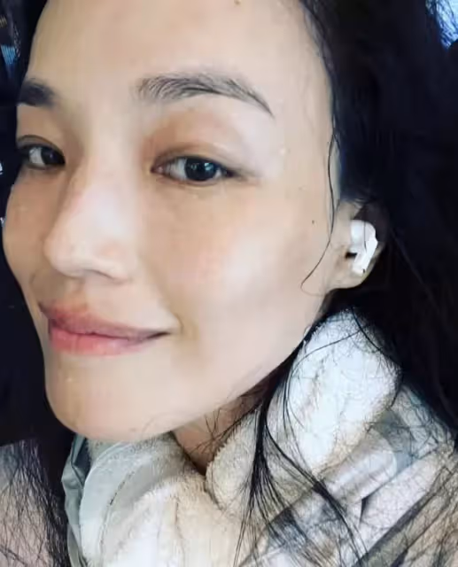 差點認不出來！昔日女神「隱疾纏身2個月」大崩潰　突曬45歲狀態「滿臉憔悴」嚇壞網友