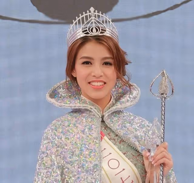 港姐冠軍時隔4年再戰選美比賽！氣質提升明顯，身材依舊高挑豐滿