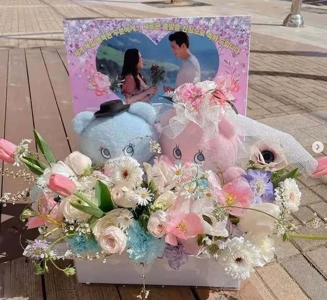 玄彬孫藝珍婚禮,金三順到場!經典年下CP重聚,兩人友誼維持18年