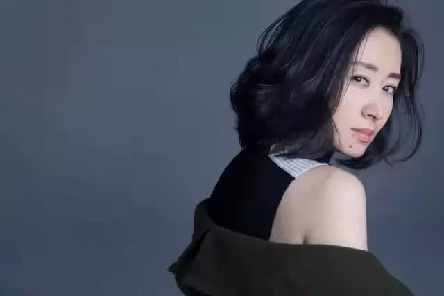 她「37歲離婚40歲爆紅」!做了7年主婦「中年叛逆甩開婚姻」:人生從來不止一種活法