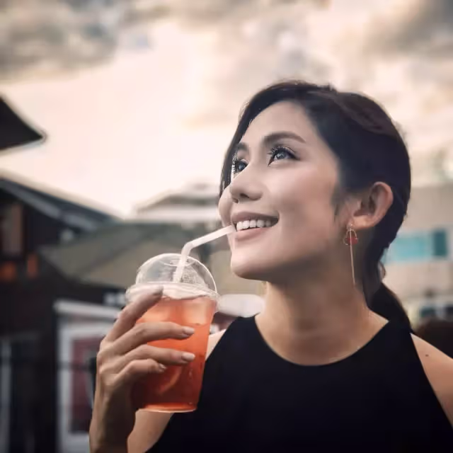 對不起沒能保護你！王宇婕淚曝「每夜聽媽媽求救」只能裝睡  20年後見父親最後一面：我原諒你了