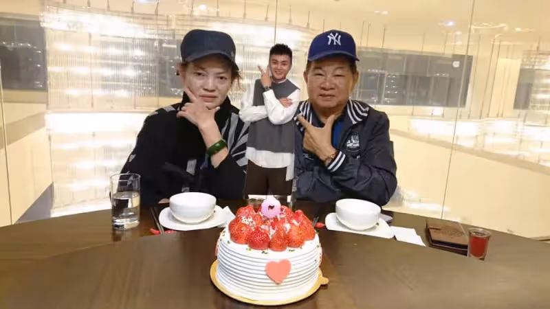 媽媽是貴人！許富凱曝「為500元到舞廳賣唱」一開口被台下噓爆 謝謝「媽媽沒有放棄我」徹底扭轉人生