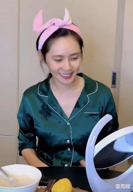 秋瓷炫透露近況，跟於曉光和好如初，每天都會打電話表白！