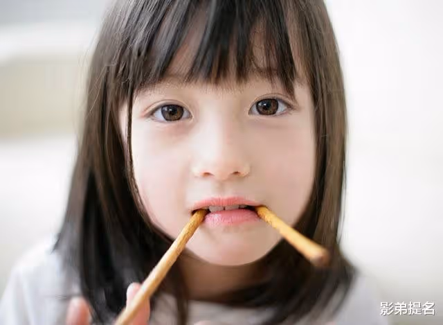22歲女星買下3億豪宅，千年一遇美少女收入驚人