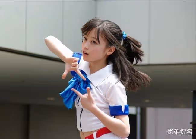 22歲女星買下3億豪宅，千年一遇美少女收入驚人