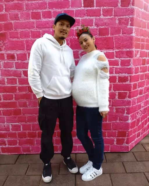 恭喜母子均安！41歲女星生了「整晚痛到發抖：以為可以忍　歌手姊激動爆哭「歡迎你來到」取名有寓意