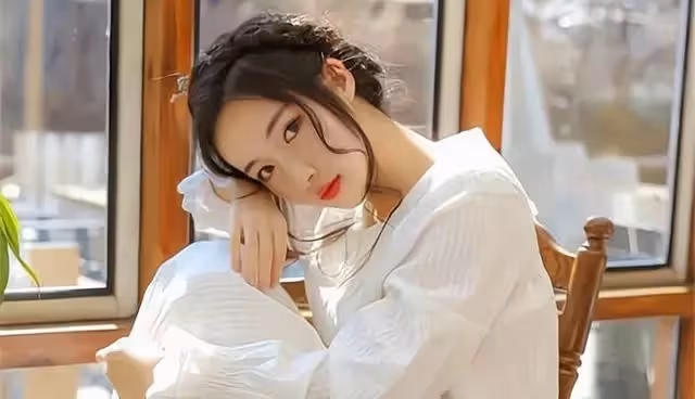 離婚時,婆婆逼兒媳留下陪嫁房凈身出戶,兒子:媽,該你凈身出戶