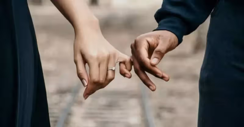 小舅子買房妻子給30萬，丈夫要打欠條被拒，看到婆婆妻子提出離婚