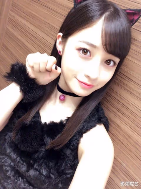 22歲女星買下3億豪宅，千年一遇美少女收入驚人
