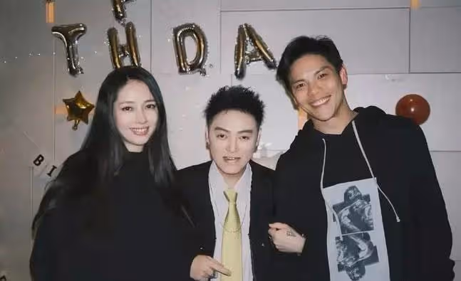 好突然,他倆領證了!