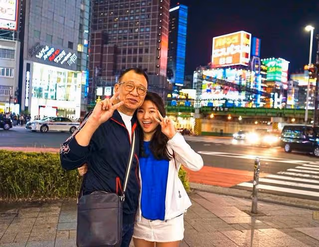74歲前TVB金牌綠葉在女兒茶餐廳幫忙，低調樸素毫無明星架子
