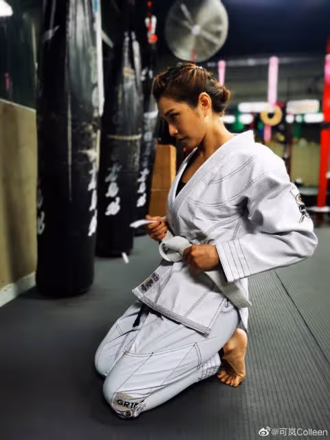 靠自強！香港女星從歌手變餐廳老闆娘，更經歷家暴離婚做單親媽媽
