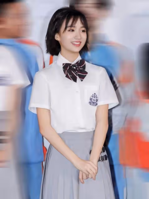長相出眾！港片女神柏安妮女兒首拍廣告曬舞技，因甜美清純獲關注