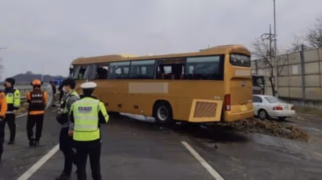 韓國00後女星劇組出車禍！大巴車頭全部損毀，30歲製片人當場死亡