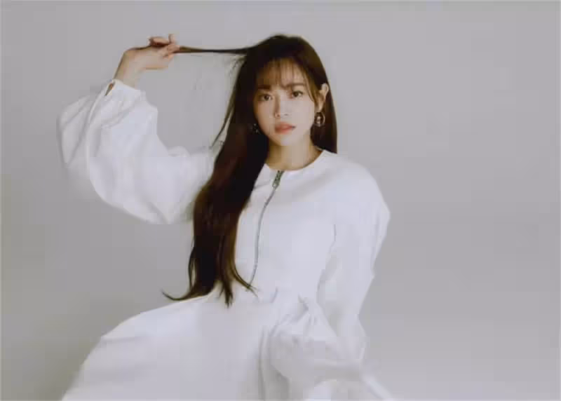 《社內相親》爆火！金世正成國民女友，曾靠救助金長大，今成爆款女王