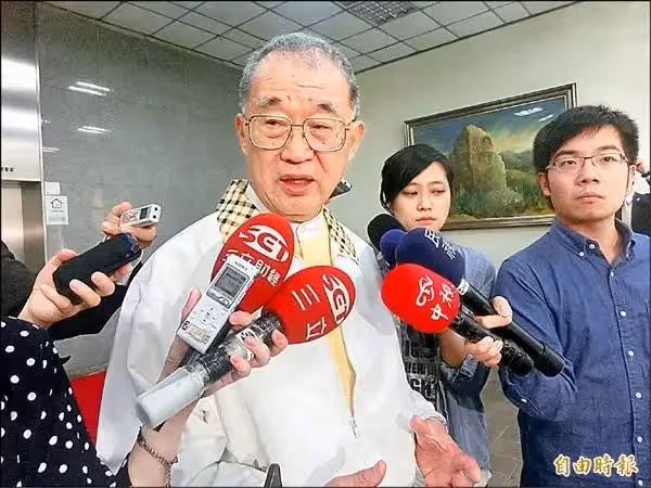 搬到林口13年!王建煊為母「買兩戶共90坪電梯房」生活機能超方便 「陰錯陽差來林口」越住越滿意