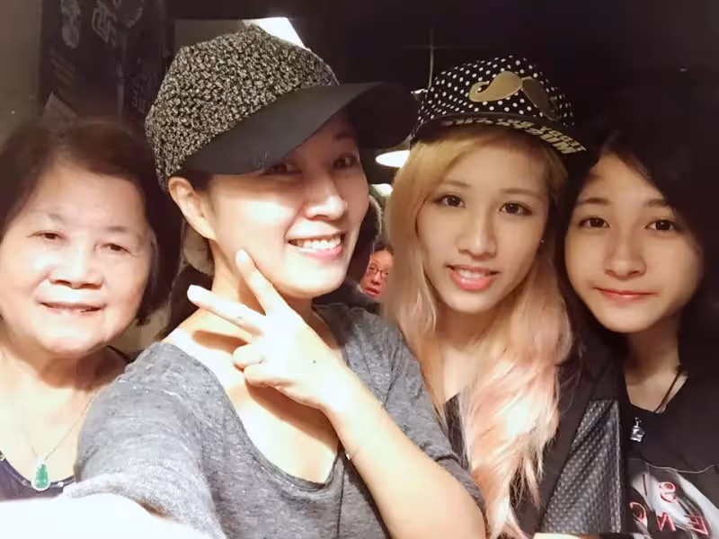 離婚花心尪16年!方文琳放下「送愛女參加前夫婚禮」 婆婆看到她「馬上找大姑出來」暖淚:無所求了