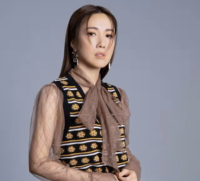 突發!香港知名女星患上免疫系統疾病,導致眼睛受損無法正常開工