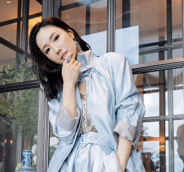 突發!香港知名女星患上免疫系統疾病,導致眼睛受損無法正常開工