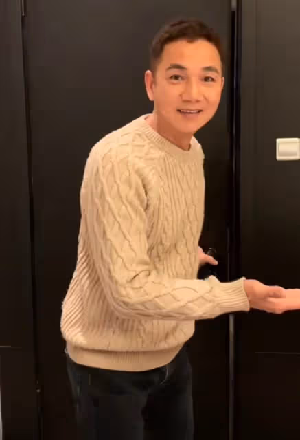 陳浩民夫婦與駱達華吃大餐,鵝肝魚子醬擺滿桌,眾人均已定居內地