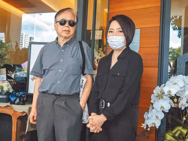 相差12歲!大哥曝「爸爸40歲才生下羅霈穎」是家中掌上明珠 「替妹妹整理遺物」回顧一甲子手足情:她心思細膩